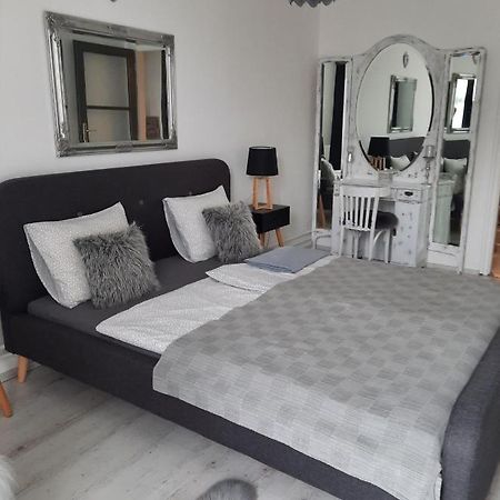 Appartement Downtown'S Pearl à Pécs Extérieur photo